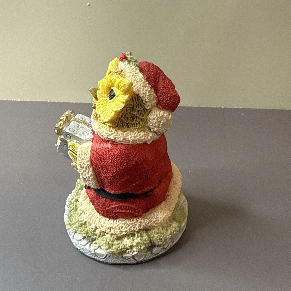 Nagunya owl santa